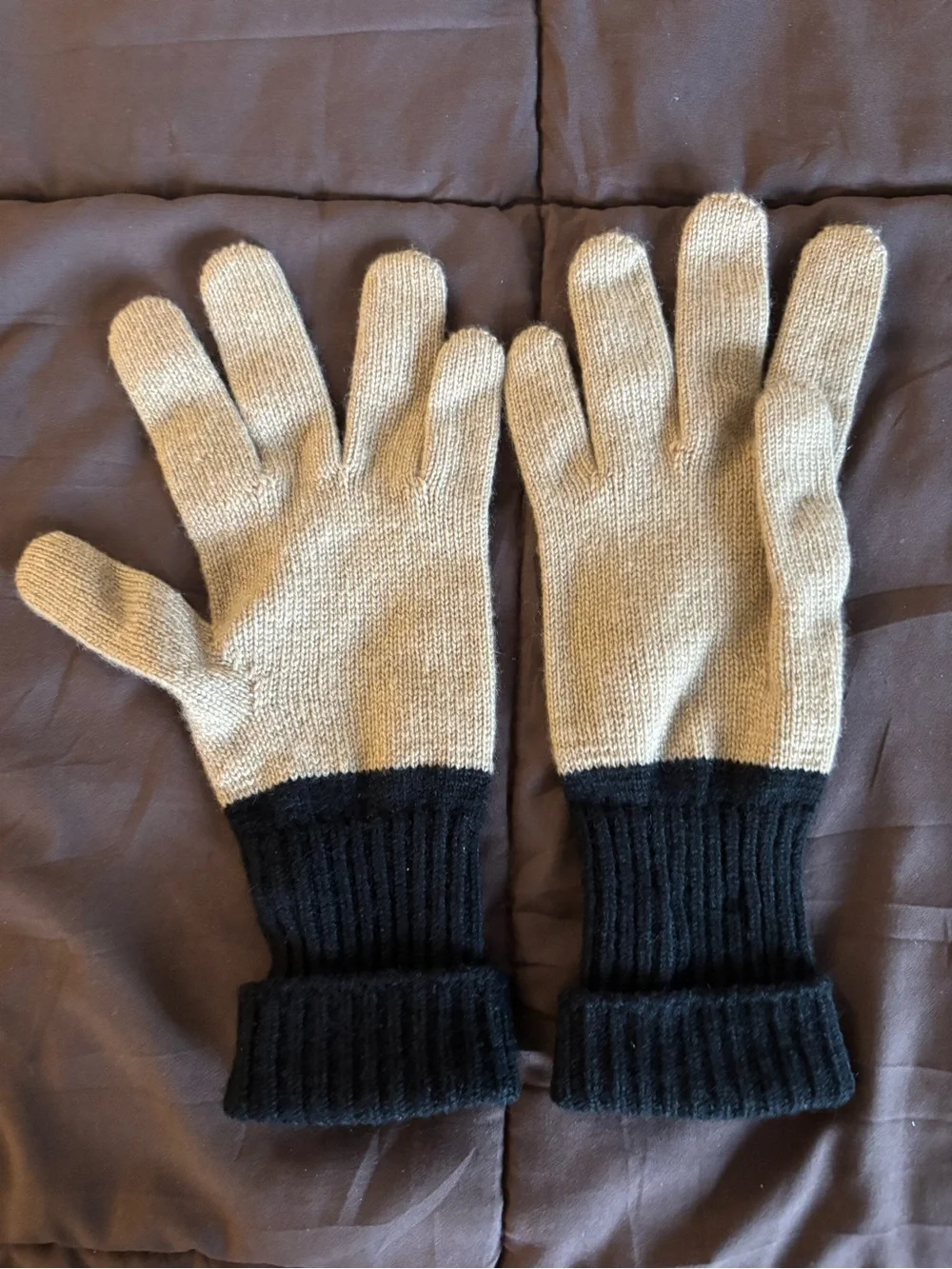 Burberry Beige Knit Gloves with Black Ribbed Cuffs